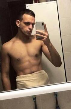 Public Photo of albyxxxCH